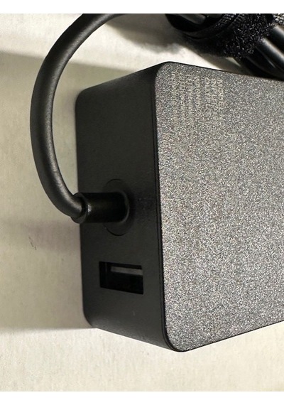 15 Volt 2.58 Amper Microsoft Uyumlu Surface Pro7 Adaptör