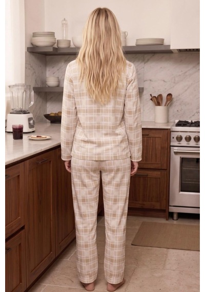 Siyah İnci Desenli Termal Kumaşlı Ultra Soft Yumuşak Düğmeli Örme Pijama Takımı 26226117 Krem Siyah İnci Desenli Termal Kumaşlı Ultra Soft Yumuşak Düğmeli Örme Pijama Takımı 26226117 Krem