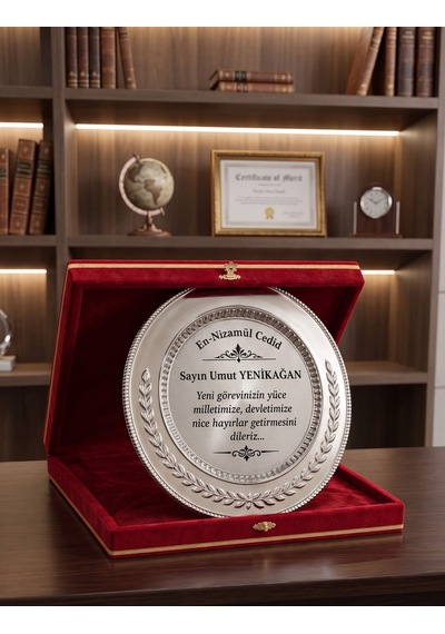 Kadife Kutulu Gümüş Renk Metal Plaket Başak Desenli Kişiye Özel Tebrik Ödül Plaketi Kurumsal Plaketler Kırmızı