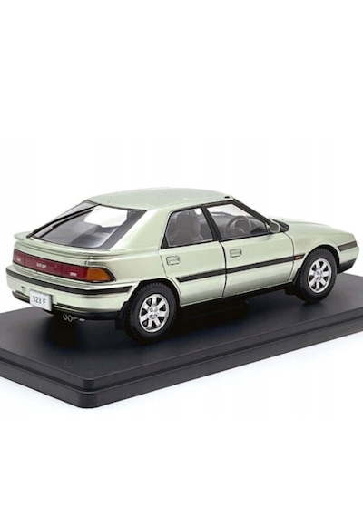 1:24 Ölçek Whitebox 1989 Mazda 323f Diecast Metal Minyatür Model Araba 10cm
