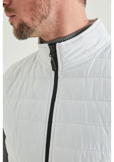 D's Damat Regular Fit Beyaz Dik Yaka Elyaf Dolgulu Mevsimlik Fermuarlı Yelek Mont 7HF07ORT42611