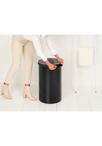 Brabantia Matt Black Plastik Kapaklı Çamaşır Sepeti 60lt Siyah