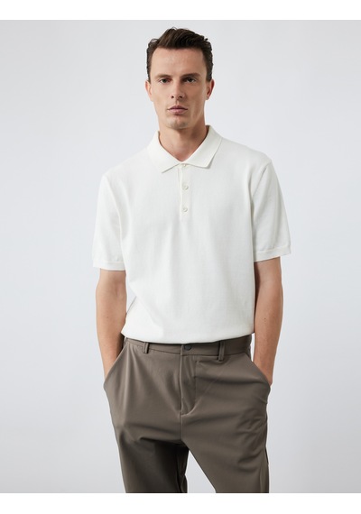 Koton Regular Fit Düğmeli Polo Yaka Pamuklu Kısa Kollu Triko Tişört Beyaz 7wam70051ht