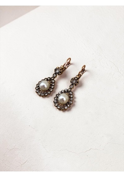 Kristal Taşlı Papatya Figür İnci Sallantılı Küpe Beyaz 78159879