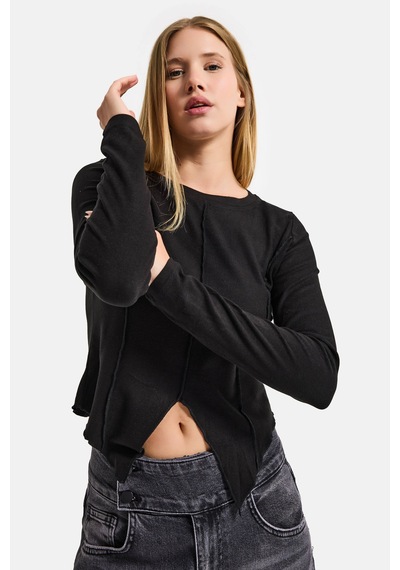 it's basic Kadın Siyah Renk W5 Asimetrik Kesim Crop Fit Tasarım Body