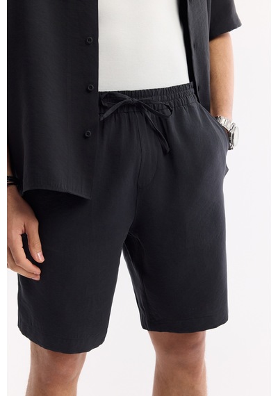 Avva Erkek Siyah Beli Lastikli Bağcıklı Soft Touch Relaxed Fit Şort A51y3703