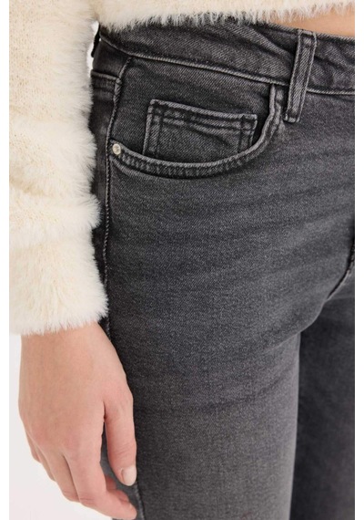 DeFacto Skinny Fit Yüksek Bel Düz Paça Uzun Jean Görünümlü Yıkamalı Pantolon D5047AX24CWNM36