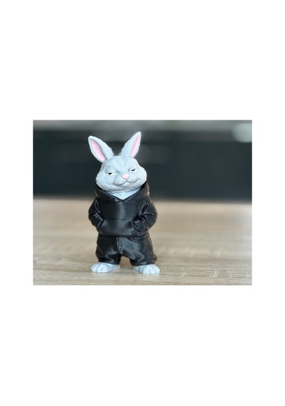 Kapüşonlu Tavşan Figürü 10cm