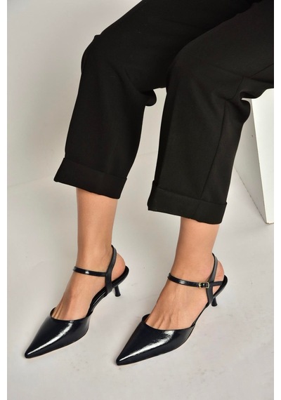 Fox Shoes Y480259860 Siyah Rustik Mini İnce Topuklu Sivri Burun Kadın Ayakkabı Siyah