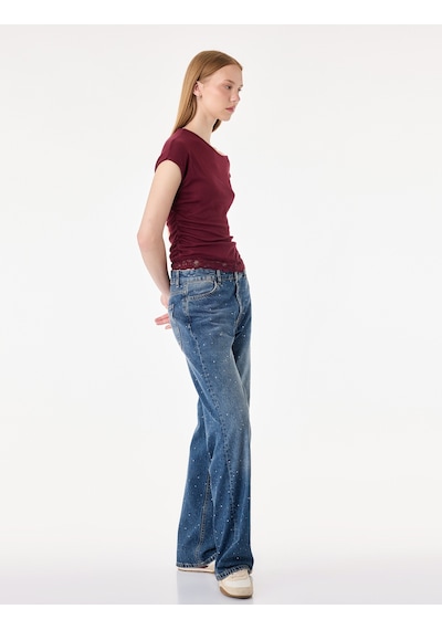 Koton Dantel Detaylı Asimetrik Bisiklet Yaka Slim Fit Kısa Kollu Tişört Bordo 7wal10347ık