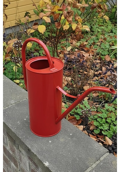 Vera 3,5 Litre Metal Çiçek Bahçe Sulama Kabı İskandinav Dekoratif Çok Amaçlı Sulak Kırmızı Çok Renkli