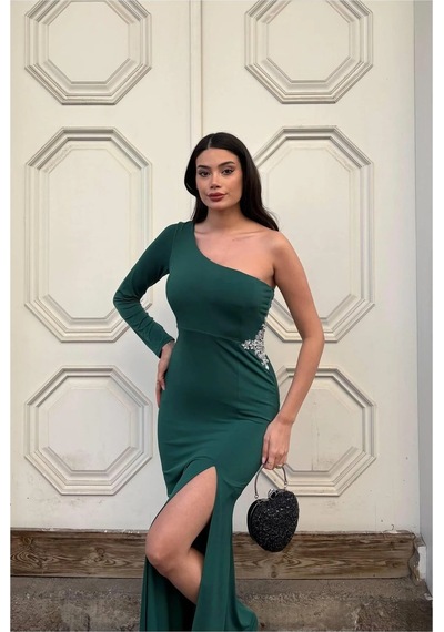 Linabloom Kadın Trend Model Simli Kumaş Asimetrik Yaka Drapeli Tek Kollu Elbise Zümrüt