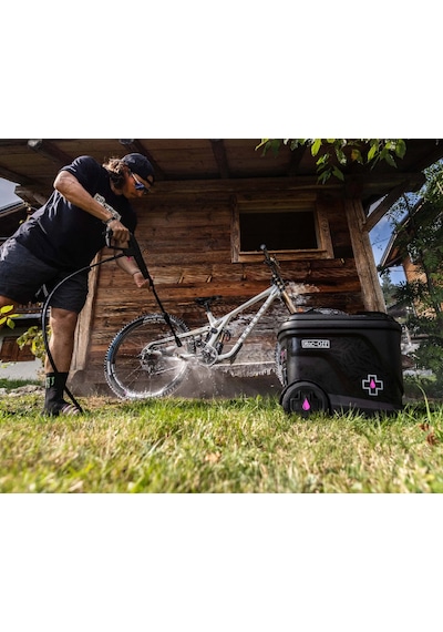 Muc-off Mobil Basınçlı Bisiklet Yıkama Seti +1l Nano Cleaner Siyah