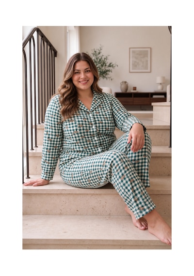 Nisanca Kışlık Düğmeli Ekose Desen Yılbaşı Temalı Kadın Süet Pijama Takımı Haki