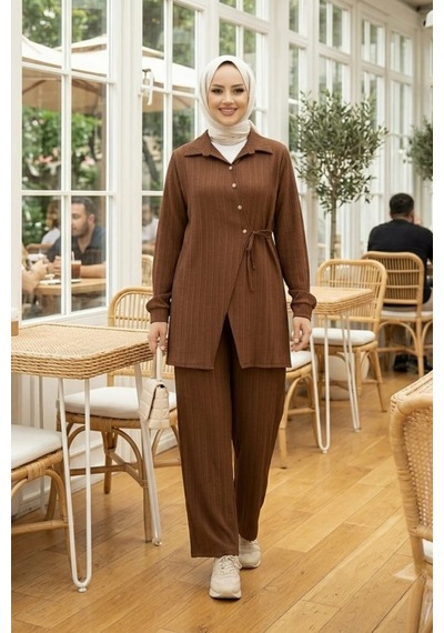 Hb Harma Time Butik Kadın Düğmeli Kuşaklı Çilek Kumaş Tunik Pantolon Kahverengi İkili Takım Hb Harma Time Butik Kadın Düğmeli Kuşaklı Çilek Kumaş Tunik Pantolon Kahverengi İkili Takım