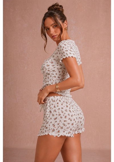 Bella Notte Ekru Çiçek Desenli Fiyonk Detaylı Kısa Kollu Şortlu Pijama Takımı
