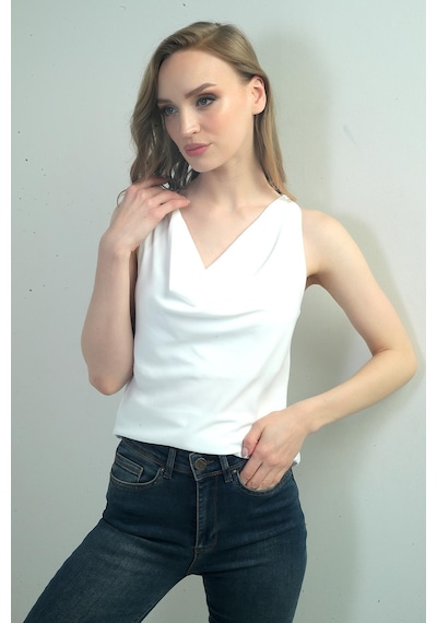By Saygı Kadın Degaje Yaka Kolsuz Krep Saten Bluz-40743 Ekru By Saygı Kadın Degaje Yaka Kolsuz Krep Saten Bluz-40743 Ekru