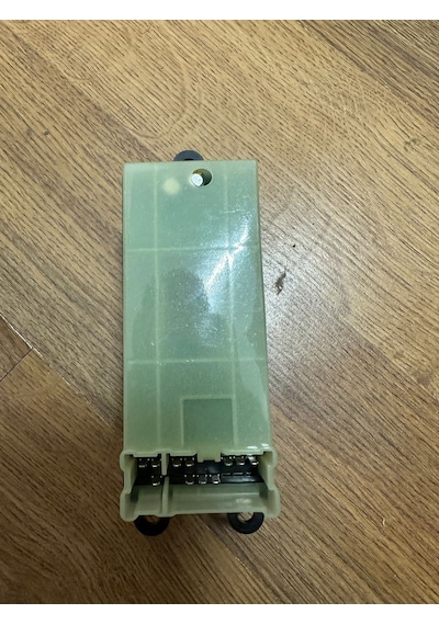 Nissan Note Cam Düğme Ön Sol Çiftli Cam Kilitlemeli 2006-2013