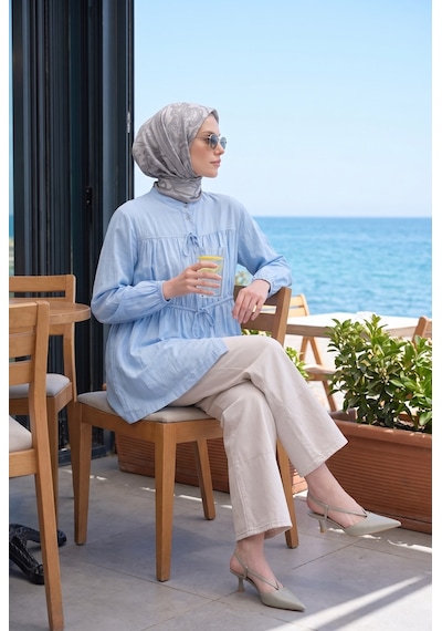 Armine Trend Bağcık Detaylı Büzgülü Düğmeli Tesettür Tunik Mavi 26yt480 Armine Trend Bağcık Detaylı Büzgülü Düğmeli Tesettür Tunik Mavi 26yt480