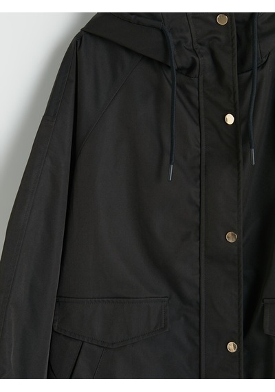 Lcw Vision Siyah Kapüşonlu Oversize Kadın Yağmurluk