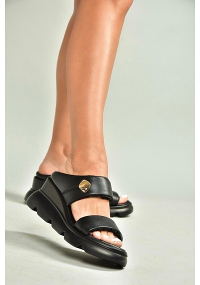 Fox Shoes U312254509 Siyah Kalın Tabanlı Kadın Terlik Siyah