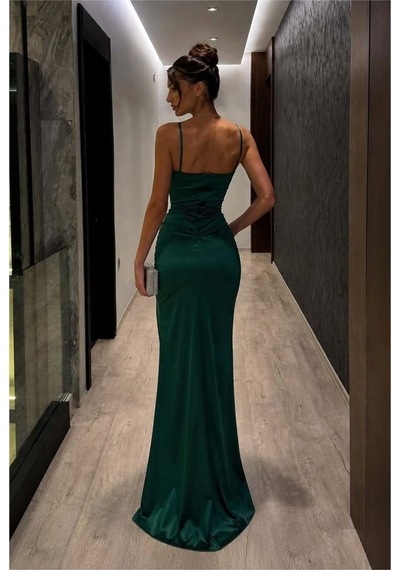 DefyModa Kadın Şık Model Saten Kumaş V Yaka Yırtmaçlı Askılı Abiye Elbise Zümrüt