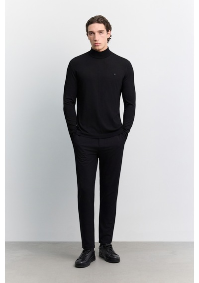 Avva Erkek Siyah Yarım Balıkçı Yaka Rayon Tüylenmeyen Basic Regular Fit Triko Kazak B005151
