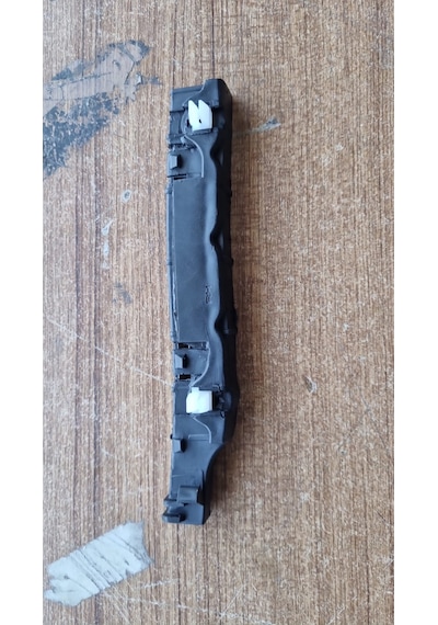 İ20 08-11 Ön Sağ Tampon Braketi Yan 865161j000