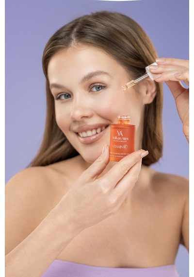 Volkan Ates Natural & Beauty Aydınlatıcı & Beyazlatıcı Yüz Serumu Vitamin C Cam Şişe 30 ML