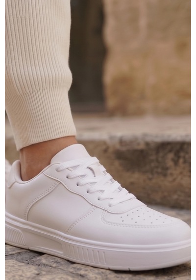 In Step Urban Pure White Comfort: Minimalist Beyaz Kadın Spor Ayakkabı