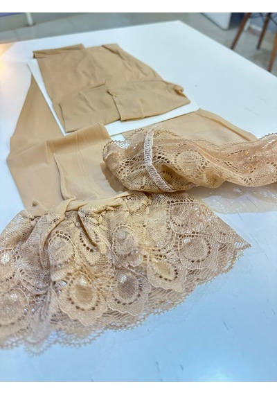 Ece's Design Dantelli Diz Üstü Şeffaf Kadın Jartiyer Çorabı File Detaylı İnce Çorap W1004 Ten Rengi Ece's Design Dantelli Diz Üstü Şeffaf Kadın Jartiyer Çorabı File Detaylı İnce Çorap W1004 Ten Rengi
