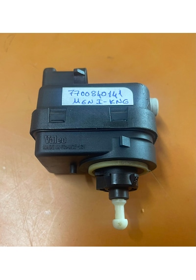 Valeo 7700840141 Far Ayar Motoru Megane 1 Kangoo Geniş Soket 3 Fiş Beyaz Üçüzler