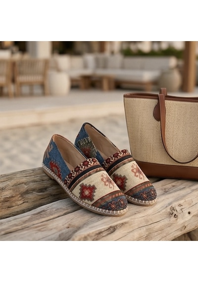 Futsishoes Magnolıa Lacivert Kilim Desenli Hakiki Deri Kadın Etnik Desen Espadril Ayakkabı Futsishoes Magnolıa Lacivert Kilim Desenli Hakiki Deri Kadın Etnik Desen Espadril Ayakkabı