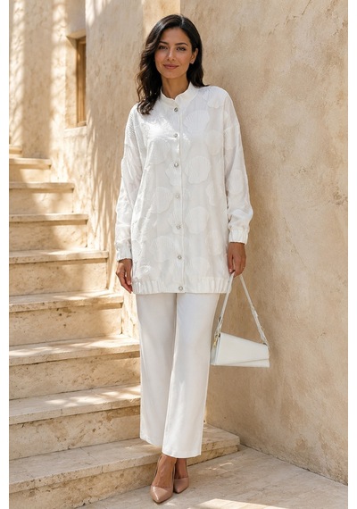 Lale Butik Organze Kumaş Üst Ceketi Taşlı Düğmeli Desenli Ceket Pantolonlu Takım 14396 Ekru Lale Butik Organze Kumaş Üst Ceketi Taşlı Düğmeli Desenli Ceket Pantolonlu Takım 14396 Ekru