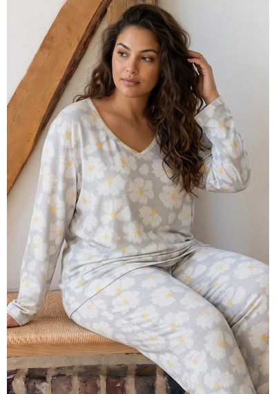 Siyah İnci Desenli Büyük Beden Battal Boy Viskon Örme Pijama Takım 26224845 Çok Renkli Siyah İnci Desenli Büyük Beden Battal Boy Viskon Örme Pijama Takım 26224845 Çok Renkli