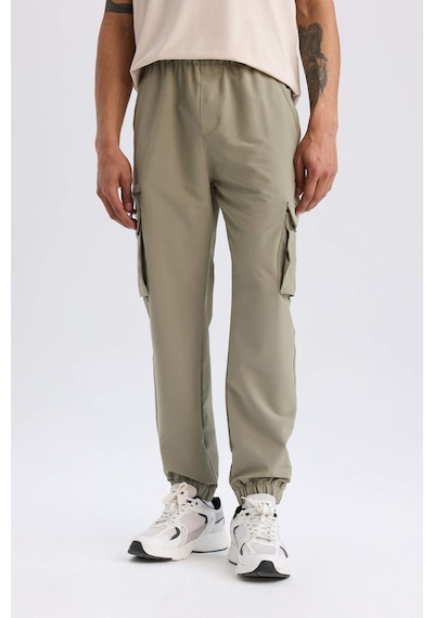 DeFactoFit Sporcu Jogger Eşofman Altı Slim Fit Dar Kesim Dokuma Kargo Cepli Standart Paça D3884AX24WNKH465