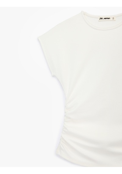 Koton Slim Fit Kısa Kollu Bisiklet Yaka Büzgülü Tişört Ekru 6sal10637ık