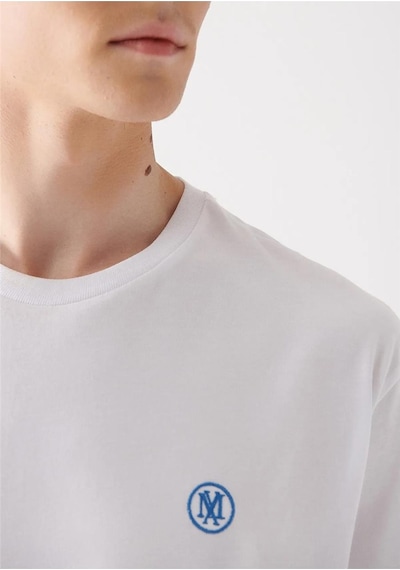 Mavi Logo Nakışlı Beyaz Tişört Loose Fit / Bol Rahat Kesim 067074-620 Beyaz