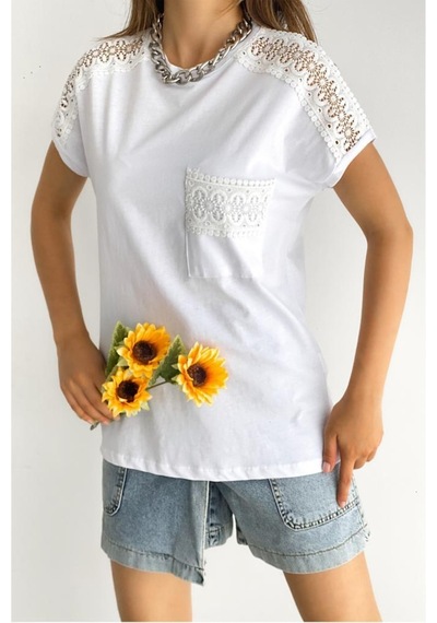 Femelle Kadın Beyaz Bisiklet Yaka Dantel Detaylı %100 Pamuk Tasarım T-shirt