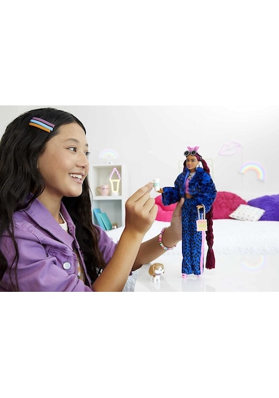 Barbie Extra Bebek Köpek Mor Tüylü Ceketi Aksesuarlarıyla HHN09