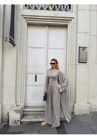 Bonacosa Kadın Viskon 3 Lü Takım Kimono + Beli Lastikli Salaş Pantolon + Sıfır Kol Kolsuz 8 Renk Vizon Bonacosa Kadın Viskon 3 Lü Takım Kimono + Beli Lastikli Salaş Pantolon + Sıfır Kol Kolsuz 8 Renk Vizon