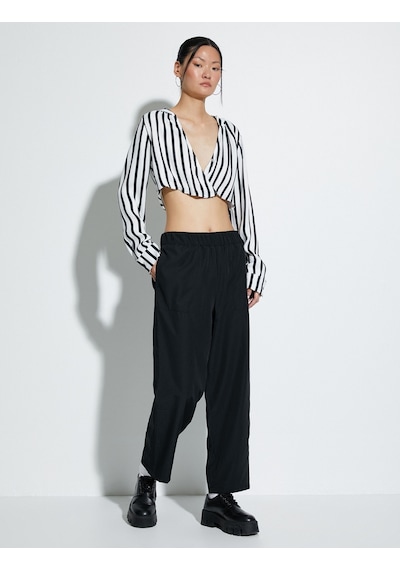 Koton Kapşonlu Crop Bluz V Yaka Siyah Çizgili 4sak60269pw Siyah