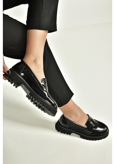 Fox Shoes V944086108 Siyah Hakiki Deri Rugan Kalın Tabanlı Makosen Ayakkabı Siyah