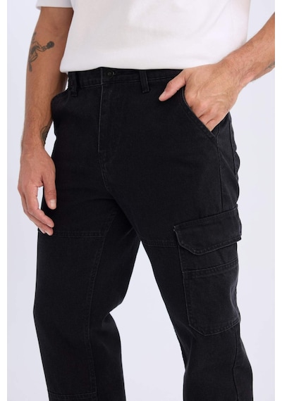 DeFacto %100 Pamuk Relax Fit Rahat Kalıp Normal Bel Geniş Paça Kargo Cepli Siyah Jean Pantolon E3435AX25SPNM40