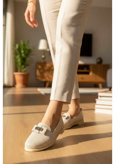 Enoch Kadın Ortopedik Tabanlı Metal Logo Detaylı Esnek Tekstil Loafer Ayakkabı Bej