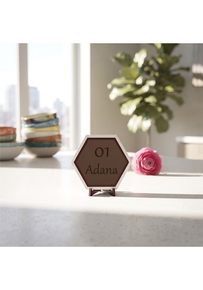 Adana 01 Plaka Temalı Dekoratif Obje, Şehir Hatırası Arayanlar İçin Modern Masaüstü Dekoru 10x10 Cm, Açık Kahve
