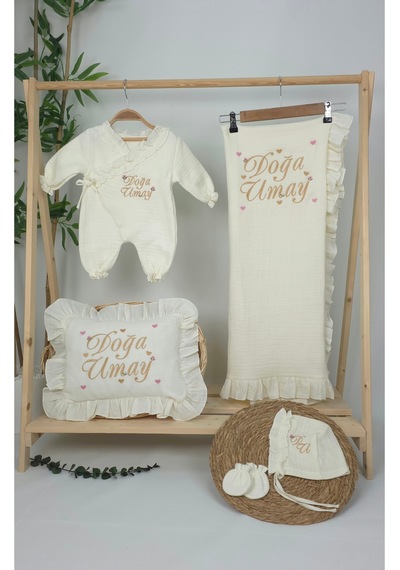 Gros Shop Müslin Yeni Doğan 4katlı Organik %100pamuk Kişiye Özgü Nakışlı Hastane Çıkış Seti Çoklu Kalp-1 Ekru-2