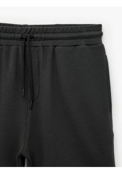 Koton Modal Karışımlı Cepli Straight Fit Beli Bağcıklı Spor Şort Antrasit 6sam40135nk