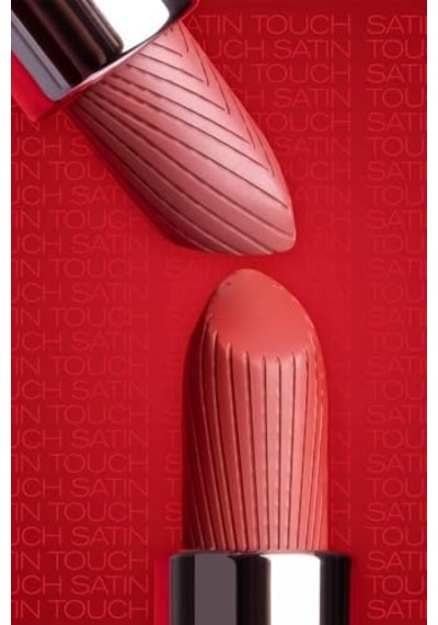 Uzun Süre Kalıcı Nemlendirici Pürüzsüz Etkili Yarı Mat Ruj Satin Lipstick 820 Bright Maroon 0