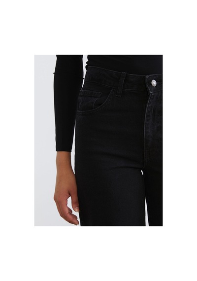 LC Waikiki Alıta Cıty Farkıyla Lcw Jeans Siyah Denim Düz Balloon Fit Yüksek Bel Daralan Paça Kadın Jean Pantolo Siyah - 925400061 Siyah LC Waikiki Alıta Cıty Farkıyla Lcw Jeans Siyah Denim Düz Balloon Fit Yüksek Bel Daralan Paça Kadın Jean Pantolo Siyah - 925400061 Siyah